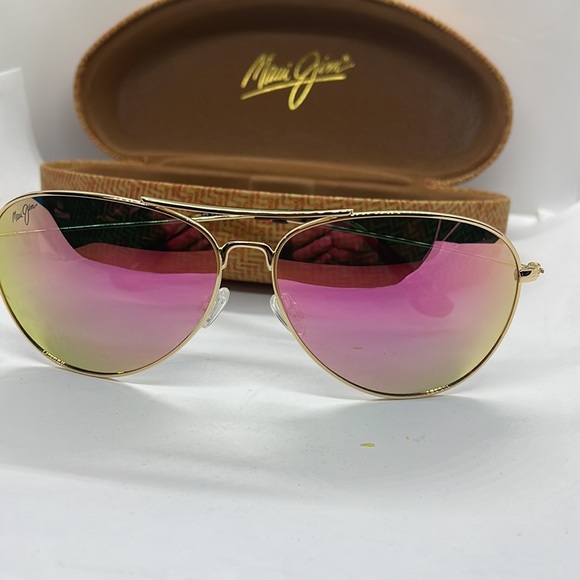 Maui Jim Other - Brand New Maui Jim Polarized Aviator double bridge Gold frame